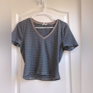 Sky and Sparrow Cropped Stripe Tee - Women’s M